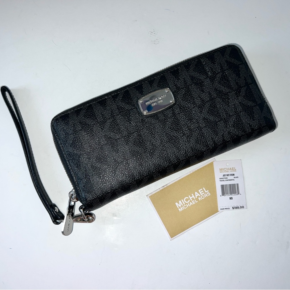 Michael Kors Jet Set Travel Continental Zip Around Black Wallet